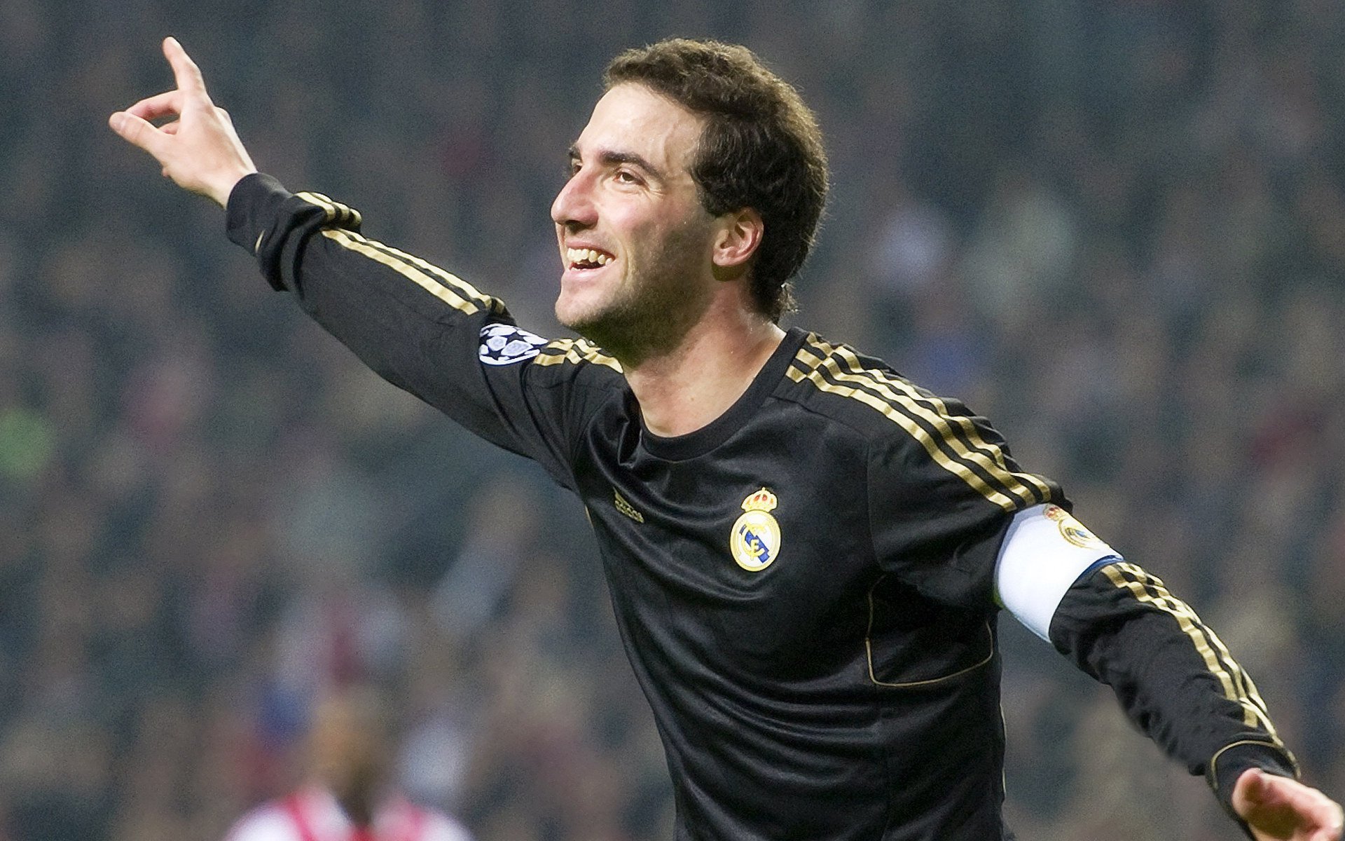 足球联赛球队综合实力排名